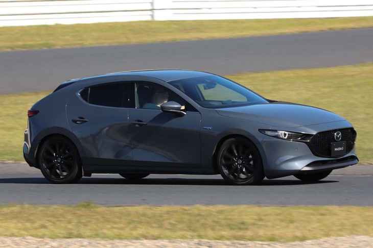 マツダ3ファストバック＜eスカイアクティブX搭載車＞ プロトタイプ