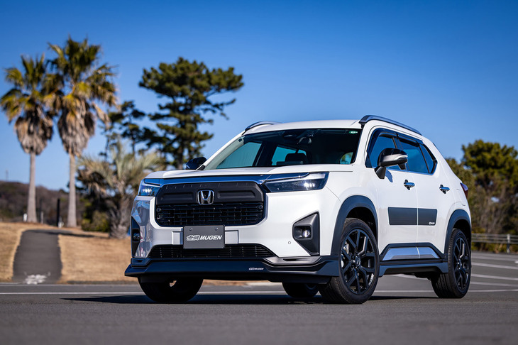 「Active Sports Gear」をコンセプトに開発された「無限WR-V」は、こちらも同会場で初披露となったモデル。ボディー下部のエアロパーツは、マットブラックで仕上げられている。