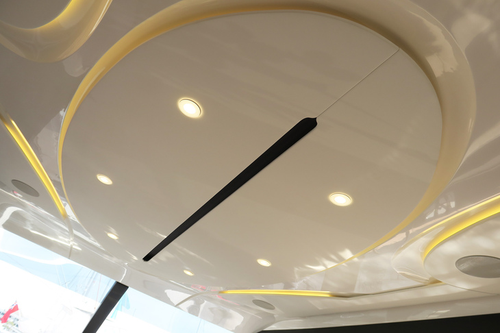 レクサスLY650（間接照明）