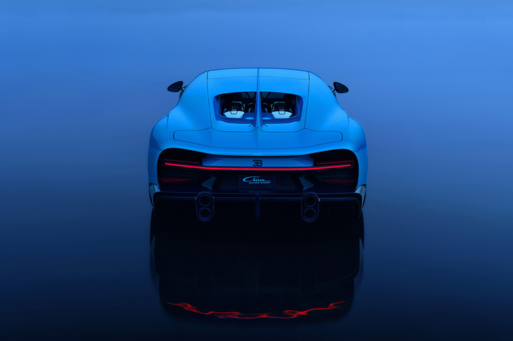 500台目を飾る最後の「ブガッティ・シロン」は、2016年のジュネーブモーターショーに初登場した車両と同じ外板色でカラーコーディネートされている。