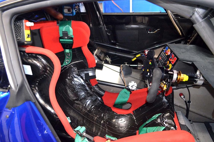 シートには、身長の異なるドライバーそれぞれがより適切なポジションをとりやすくなる工夫が施された。ドライバーが座ると着座位置がやや後退しているように見えるのだが、それはドライビングポジションの適切化によるもの。