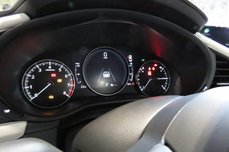 マツダ3セダン（メーター）