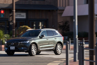 充実したADAS（先進運転支援支援システム）も新型「XC60」の魅力。“レベル2”の自動運転を実現した「パイロットアシスト」などに加え、新たに2つの操舵制御機能付き衝突回避支援システムが搭載された。