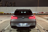 リアのトレッドは先代比で45mmも広げられており、コーナリング時のハンドリングを向上させる。乗り心地はすばらしく、超フラットライドに首都高を駆け抜けた。