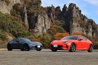 「スバルBRZ」（写真右）と「マツダ・ロードスターRF」（同左）には、ともに自然吸気ユニットを搭載し、FRレイアウトであるという共通点があります。ワインディングロードで2台の特性を確かめました。（photo：荒川正幸）