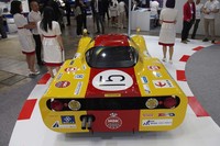 風洞実験を重ねて開発された「P-5」の流麗な空力ボディーはFRP製、シャシーはスチール製のパイプフレームとなる。ボディーサイズは全長×全幅×全高＝3850×1650×990mm、ホイールベース＝2250mm。