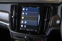 2021年の改良でグーグルの「Android」をベースとした新しいインフォテインメントシステムが採用された。ただし、試乗時点では音声認識が日本語に対応しておらず、真の実力は未知数。