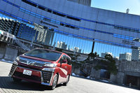 「アルファード／ヴェルファイア」は、日本以外にも中国、ロシア、東南アジアで販売されている。シェアは国内が8割を占め、海外は2割と少なめ。