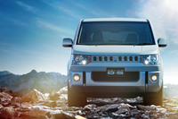 従来モデルの「デリカD：5」のフロントマスク。