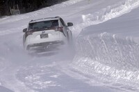 さすがBEVという前後方向のグリップ力を味わえた「ソルテラ」。ただし、スピードを乗せたまま曲がれるわけではないので、その点は注意したい。