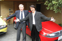 初代「ランチア・イプシロン」のデザイナーである、エンリコ・フミア氏と筆者。