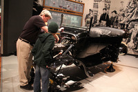 同館の「T型」の組み立て体験コーナー。