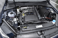 「TSIハイライン」に搭載される1.4リッター直4直噴ターボエンジン。今回のマイナーチェンジでの、日本市場への1.5リッターターボエンジンの導入は見送られた。