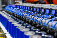 「i3」の駆動用バッテリーはミュンヘンから90分ほど離れたところに新設された自社工場で生産される。