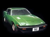 「トライアンフTR7」。パワーユニットは2リッター直4 SOHCで、当初は北米輸出専用車だった。追って3.5リッターV8搭載の「TR8」やコンバーチブルなども加えられた。