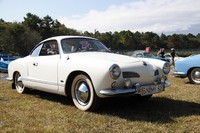 オーバーライダーのないバンパーやドライバー側のみのサイドミラー、そしてナンバープレートまで本国仕様そのままという感じの1965年型クーペ。ちなみに当初1.2リッターだったエンジンは、この65年型から1.3リッター、67年には1.5リッター、そして70年には1.6リッターと徐々に拡大されていった。