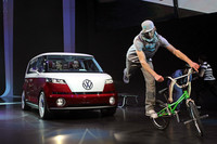 VWの新型ミニバンコンセプト「ブリー」登場【ジュネーブショー2011】の画像