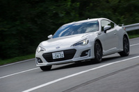 MT車ではファイナルのギア比を4.1から4.3にローギアード化。加速性能の向上が図られている。