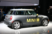 「MINI E」