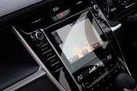 空調などのコントロールパネルには、静電式スイッチが採用される。
    