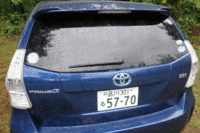 7人乗り仕様車の荷室。フル乗車の状態では非常に狭いけれど、簡単操作で倒れる3列目シート、2列目シートをアレンジすることで多彩な使い方ができる。ランプを可能な限り外側に配置することで、開口部を広げたという。
	（写真をクリックすると、シートの倒れるさまが見られます）