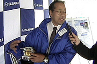 
	エレクトロニック スロットルチャンバーの説明をする
	富士重工業（株） スバル技術本部
	パワーユニット研究実験第一部 川平出主査
	 