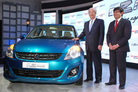 マルチ・スズキ社での「スイフトセダン」発表会