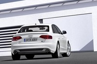 アウディ／売れ筋モデルの新型「A4」に注目！【出展車紹介】の画像