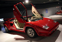 ランボルギーニの「Countach」は「クンタッシェ」。