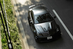 絶版　1/18 メルセデス ベンツ C63 AMGクーペ ブラックシリーズ 黒 img_645d80c0ac8887e032b33d4f5e
