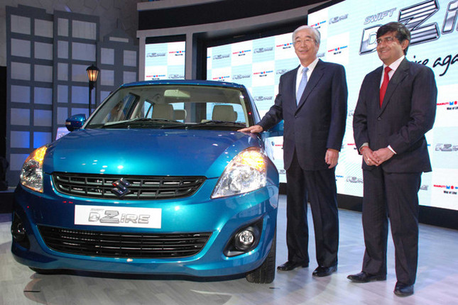 マルチ・スズキ社での「スイフトセダン」発表会