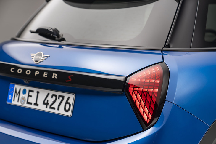 MINIクーパーS 5ドア（リアまわり）