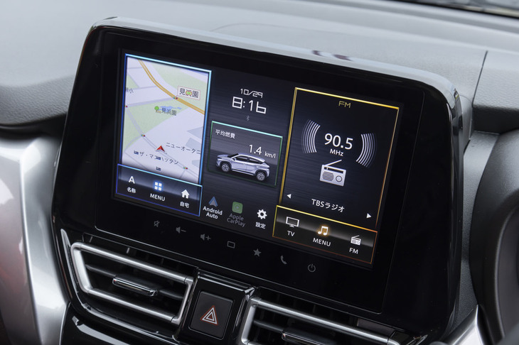 標準装備される全方位モニター付き9インチナビゲーションは、他のスズキ車では20万円近いオプション扱いだ。