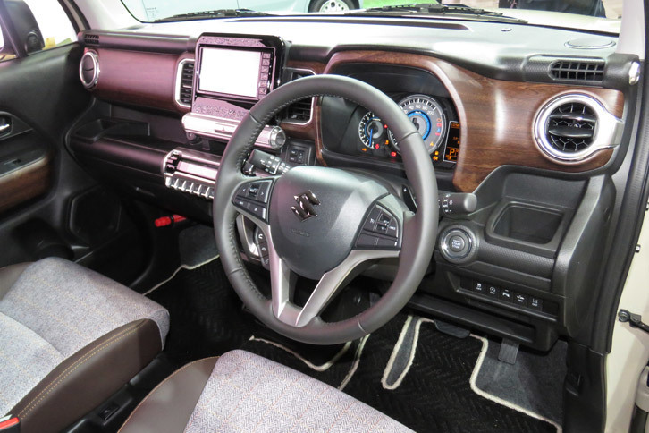 スズキ・クロスビー アウトドア アドベンチャー（インテリア）