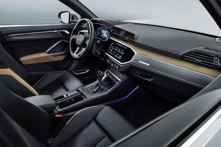 アウディQ3（インテリア）