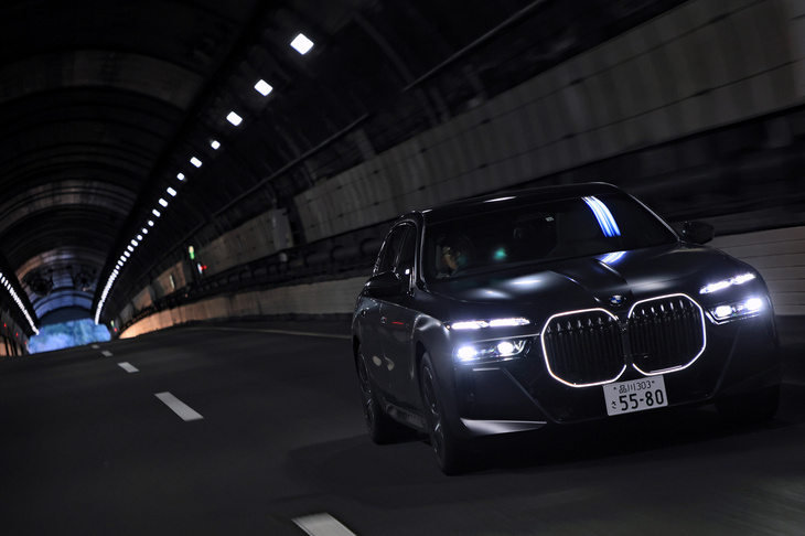 ちなみに、昨今のBMW車のなかには、暗所でキドニーグリルが光るものも……。（写真：荒川正幸）