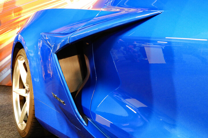 シボレー・コルベットE-Ray（サイドエアインテーク）