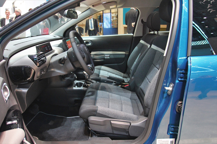 シトロエンC4カクタス（インテリア）