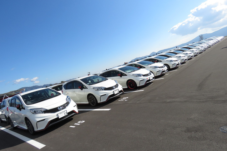 そんな「マーチNISMO」を抑え、最も多くの車両が集まっていたのがこちら。「ノートNISMO」である。