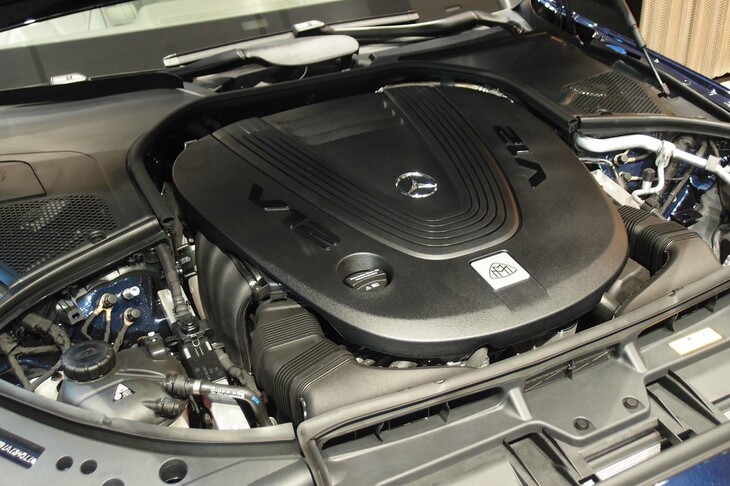 メルセデス・マイバッハS680 4MATICエディション100（エンジンルーム）