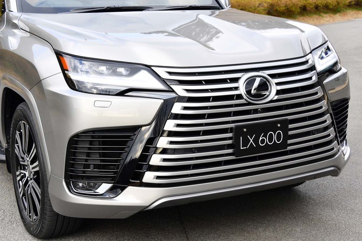 レクサスLX600（フロントまわり）