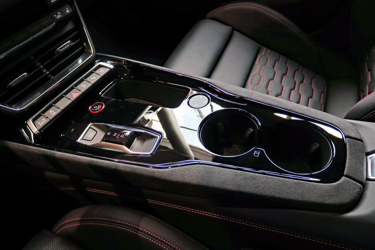 アウディRS e-tron GT（センターコンソール）