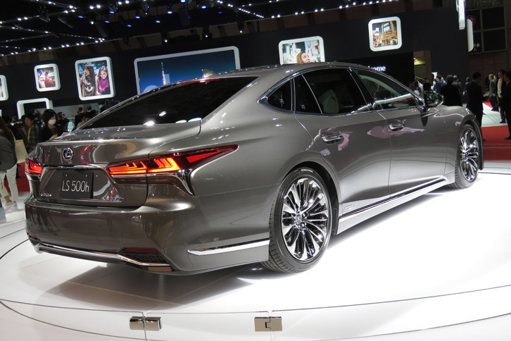 レクサスLS500h（エクステリア）