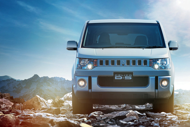 従来モデルの「デリカD：5」のフロントマスク。