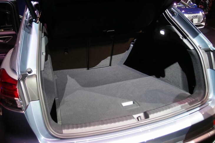 アウディQ4 40 e-tron Sライン（ラゲージスペース）