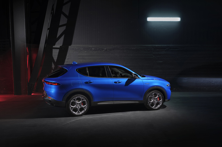 アルファ・ロメオの新型SUV「トナーレ」のボディーサイズは全長4.53m、全幅1.84m、全高1.6m。