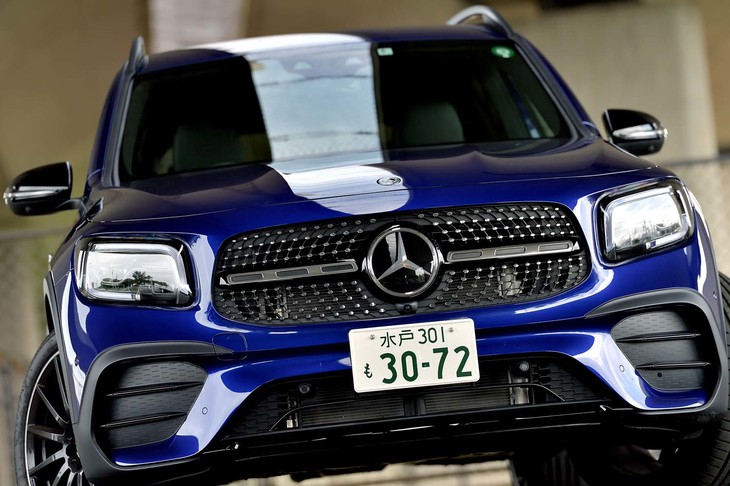 「GLB」にはレーダーとステレオカメラからなる、「Sクラス」と同等の運転支援システムが標準装備されている。