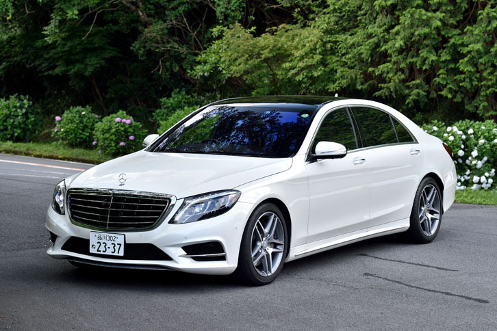 メルセデス・ベンツS300hロング
	ボディーサイズ：全長×全幅×全高＝5250×1900×1495mm／ホイールベース：3165mm／車重：2230kg／駆動方式：FR／エンジン：2.1リッター直4 DOHC 16バルブ ディーゼル ターボ／トランスミッション：7AT／エンジン最高出力：204ps（150kW）/3800rpm／エンジン最大トルク：51.0kgm（500Nm）/1600-1800rpm／モーター最高出力：27ps（20kW）／モーター最大トルク：25.5kgm（250Nm）／タイヤ：（前）245/45R19 （後）275/40R19／車両本体価格：1353万円