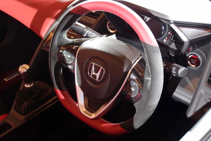 ホンダS660モデューロX バージョンZ（ステアリングホイール）