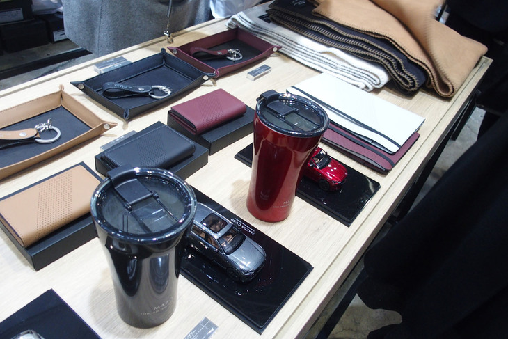 マツダブースで販売されたアクセサリー。